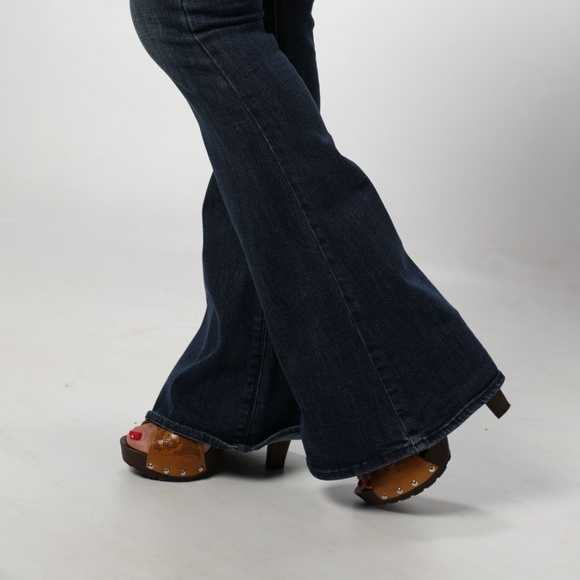 AMERICAN EAGLE flare jeans size 0 - Picture 3 of 6